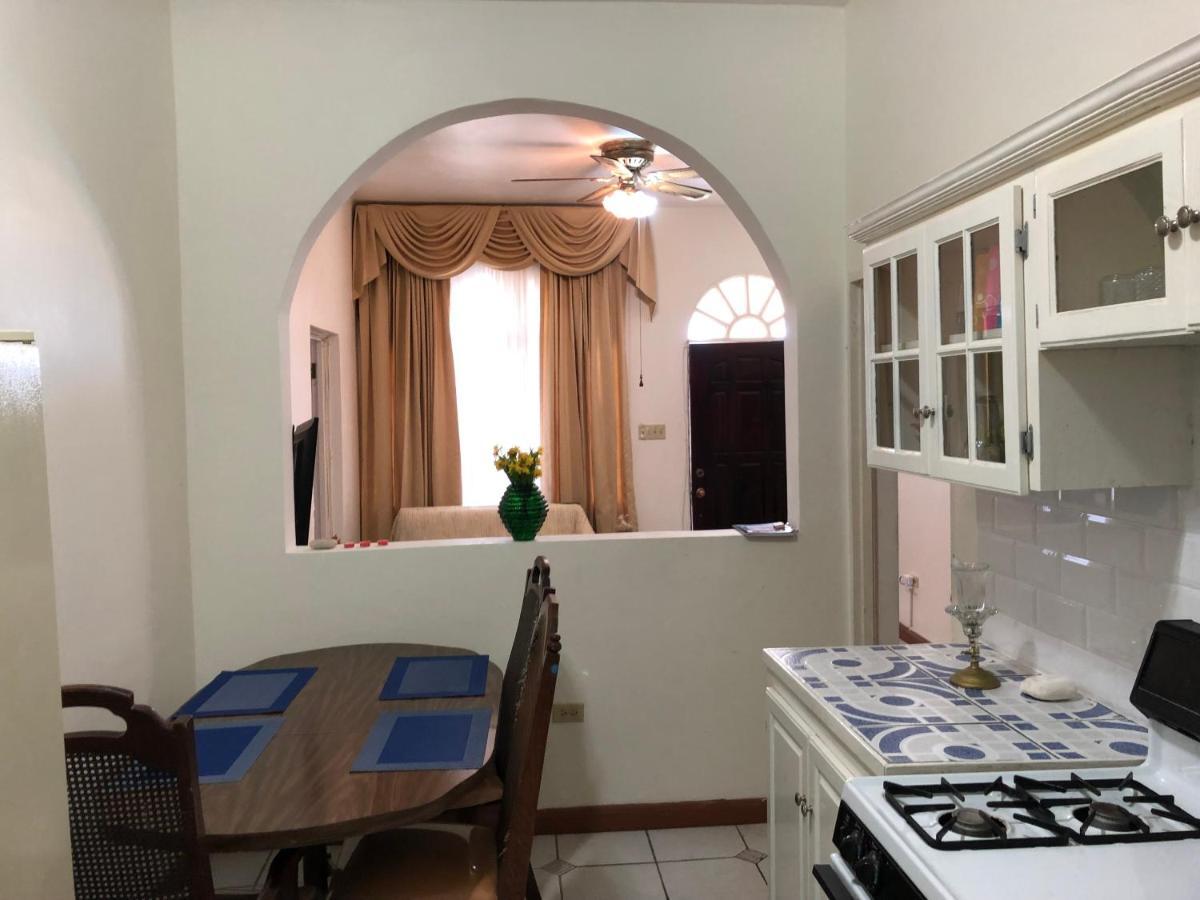 Goldenview Guesthouse 奥乔里奥斯 外观 照片